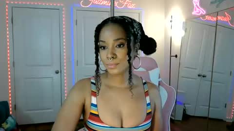 Snapshot of jazminefox chatting on May 18, 2026, 4:46 pm Jazmine Fox online show from May 18, 2026, 4:46 pm