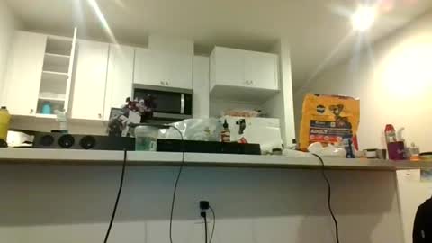 Jazzystelo online show from November 3, 2025, 11:22 am