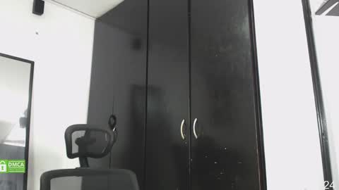 Lin online show from December 19, 2024, 2:23 am