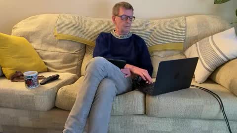 Jon online show from November 23, 2025, 4:07 pm