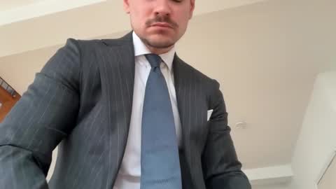 jchelseahood online show from February 4, 2026, 11:49 am