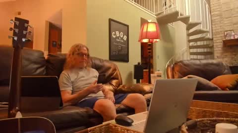 Snapshot of jdineuless chatting on September 11, 2025, 10:43 pm JDinEuless online show from September 11, 2025, 10:43 pm