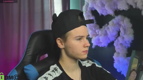 jean_wilsons online show from October 2, 2025, 10:33 am