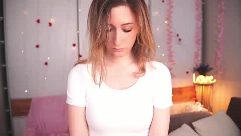 Hello im Mary 3 online show from May 19, 2026, 4:19 am