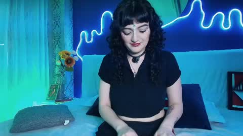 Jean online show from April 18, 2026, 7:58 pm