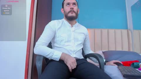 Jeanpiere online show from December 18, 2025, 5:35 am