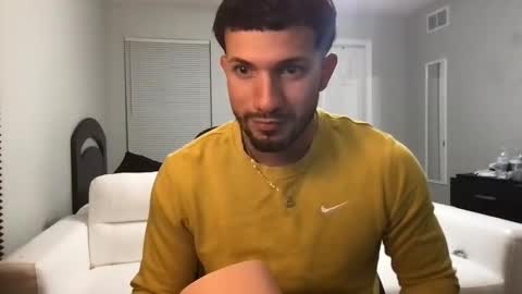 jeanwhitebianco online show from November 9, 2025, 1:04 am