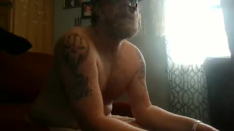 jearnold44 online show from March 3, 2025, 1:20 pm