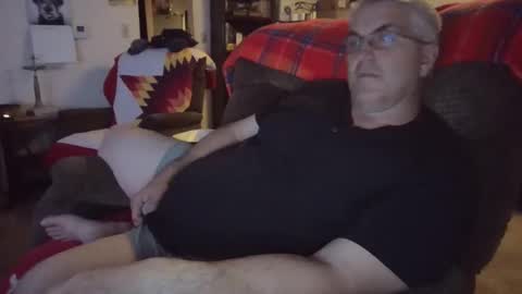 dadbody71 online show from April 12, 2026, 3:11 am