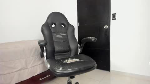 Jeanpii01 online show from February 18, 2026, 2:18 am