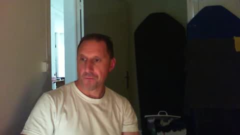 Snapshot of jef74700 chatting on April 24, 2026, 11:01 am Jrme online show from April 24, 2026, 11:01 am