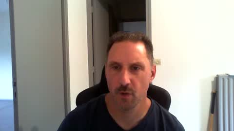Snapshot of jef74700 chatting on August 4, 2026, 5:32 am Jrme online show from August 4, 2026, 5:32 am