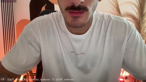 Jeff and Mugi  Independent model online show from November 10, 2025, 3:55 pm