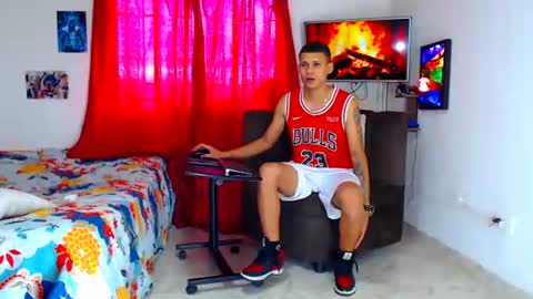 Snapshot of jeffer21_hot chatting on June 22, 2026, 12:02 pm jeffer21_hot online show from June 22, 2026, 12:02 pm