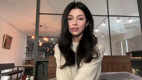 Snapshot of jeffreycola chatting on December 1, 2025, 8:25 pm jennifer bones online show from December 1, 2025, 8:25 pm