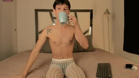 Snapshot of jei_7m chatting on February 4, 2026, 10:21 am jei_7m online show from February 4, 2026, 10:21 am