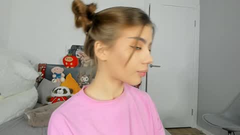 Dolly online show from December 22, 2024, 4:27 pm