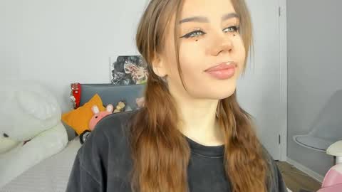 Dolly online show from January 31, 2025, 1:23 pm