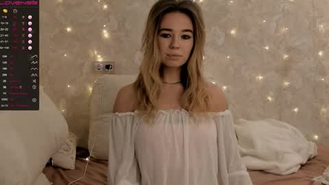 EvaSileZ online show from November 4, 2025, 3:22 pm