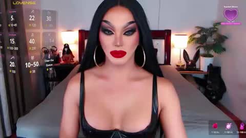 Queen Jenifer online show from March 22, 2026, 11:24 am