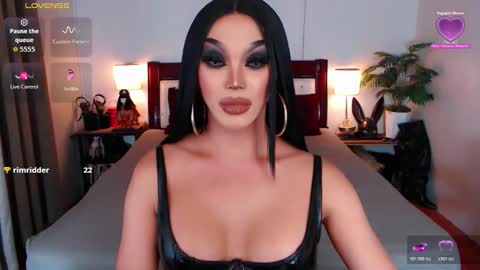 Queen Jenifer online show from March 25, 2026, 9:32 pm