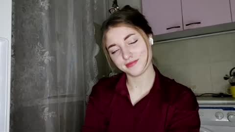 Snapshot of jeniffervaneck chatting on December 22, 2025, 8:17 pm Jeniffer online show from December 22, 2025, 8:17 pm