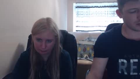 Snapshot of jenisandpeter chatting on April 23, 2026, 5:04 pm JenisAndPeter online show from April 23, 2026, 5:04 pm