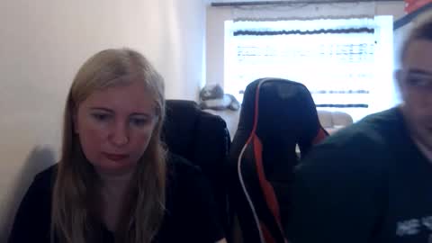 Snapshot of jenisandpeter chatting on June 10, 2026, 5:07 am JenisAndPeter online show from June 10, 2026, 5:07 am