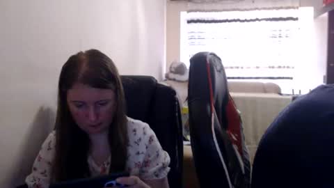 Snapshot of jenisandpeter chatting on July 5, 2026, 5:20 pm JenisAndPeter online show from July 5, 2026, 5:20 pm