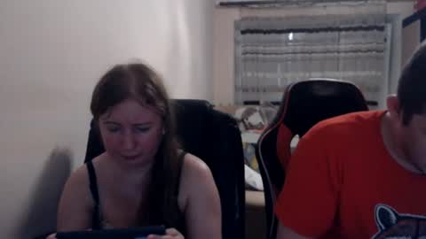 Snapshot of jenisandpeter chatting on July 19, 2026, 6:44 pm JenisAndPeter online show from July 19, 2026, 6:44 pm