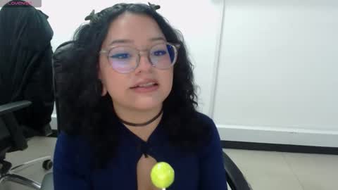 jenn online show from October 7, 2025, 8:39 pm