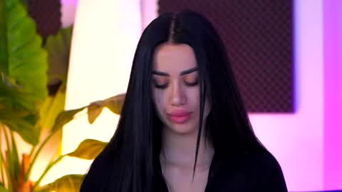 jenna_day online show from November 9, 2025, 10:13 am