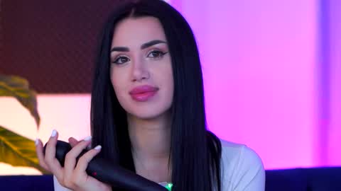 jenna_day online show from November 19, 2025, 5:18 am