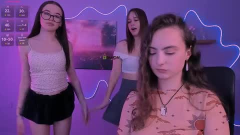 jenna_elayne online show from May 4, 2026, 1:51 pm