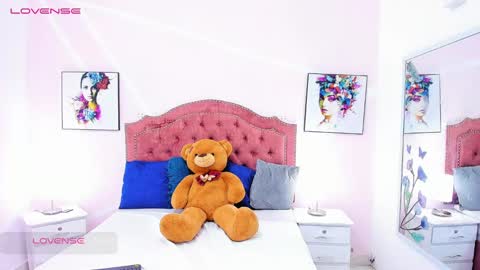 Snapshot of jenna_windsor chatting on February 8, 2025, 5:50 pm Jenna online show from February 8, 2025, 5:50 pm