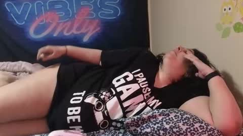  Dragon Queen. Be my Dragon --  and  online show from April 17, 2026, 10:02 pm