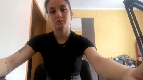 Mia online show from January 7, 2026, 9:01 am