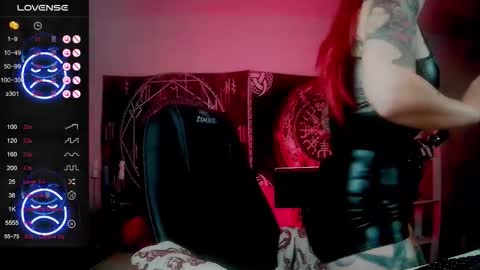 Mrs. Jenna online show from November 5, 2025, 3:06 am