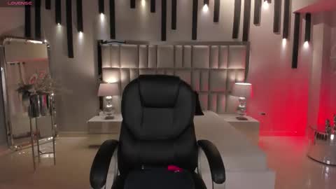 Jenna Olson  online show from January 10, 2026, 7:15 pm