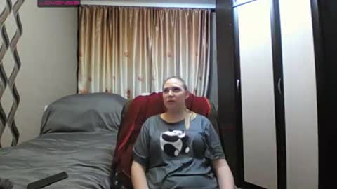 JenniDeep online show from February 16, 2026, 2:24 pm