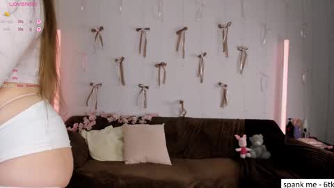  Jennie  online show from September 23, 2025, 2:03 am