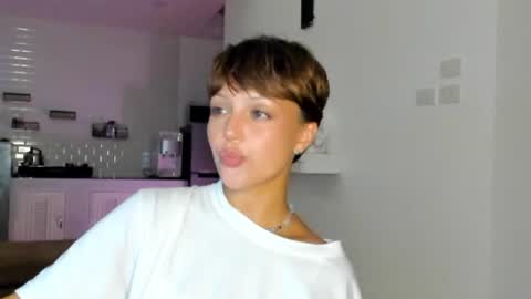 Jenifer Clyde online show from June 19, 2026, 3:27 pm
