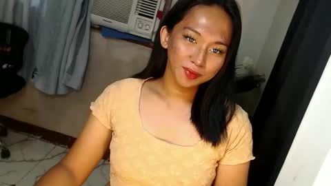 Snapshot of jennifer_licious chatting on October 8, 2025, 10:51 pm Jenny online show from October 8, 2025, 10:51 pm