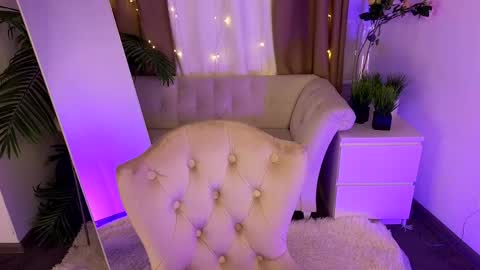 Snapshot of jennifer_shy_ chatting on May 5, 2026, 8:22 am Jennifer online show from May 5, 2026, 8:22 am