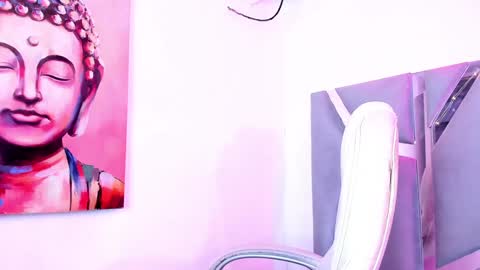 Snapshot of jennifer_t chatting on December 21, 2024, 8:00 pm jennifer_t online show from December 21, 2024, 8:00 pm