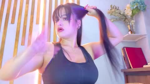 Jennifer vega  online show from December 14, 2025, 10:14 pm