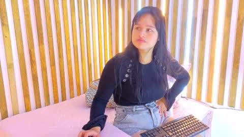 Jennifer vega  online show from January 12, 2026, 8:03 pm