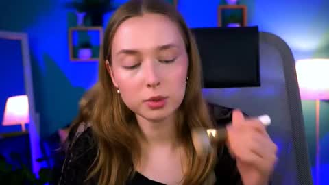 Jennifer online show from September 18, 2025, 8:44 pm