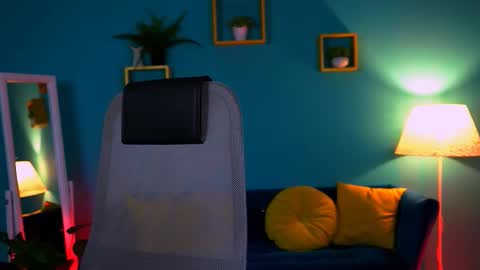 Jennifer online show from October 22, 2025, 10:48 am