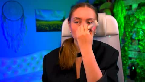 Jennifer online show from February 22, 2026, 7:12 pm